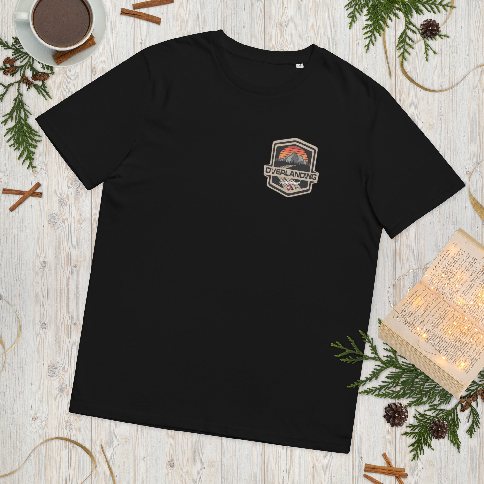 Unisex-Bio-Baumwoll-T-Shirt (Overlanding Switzerland)